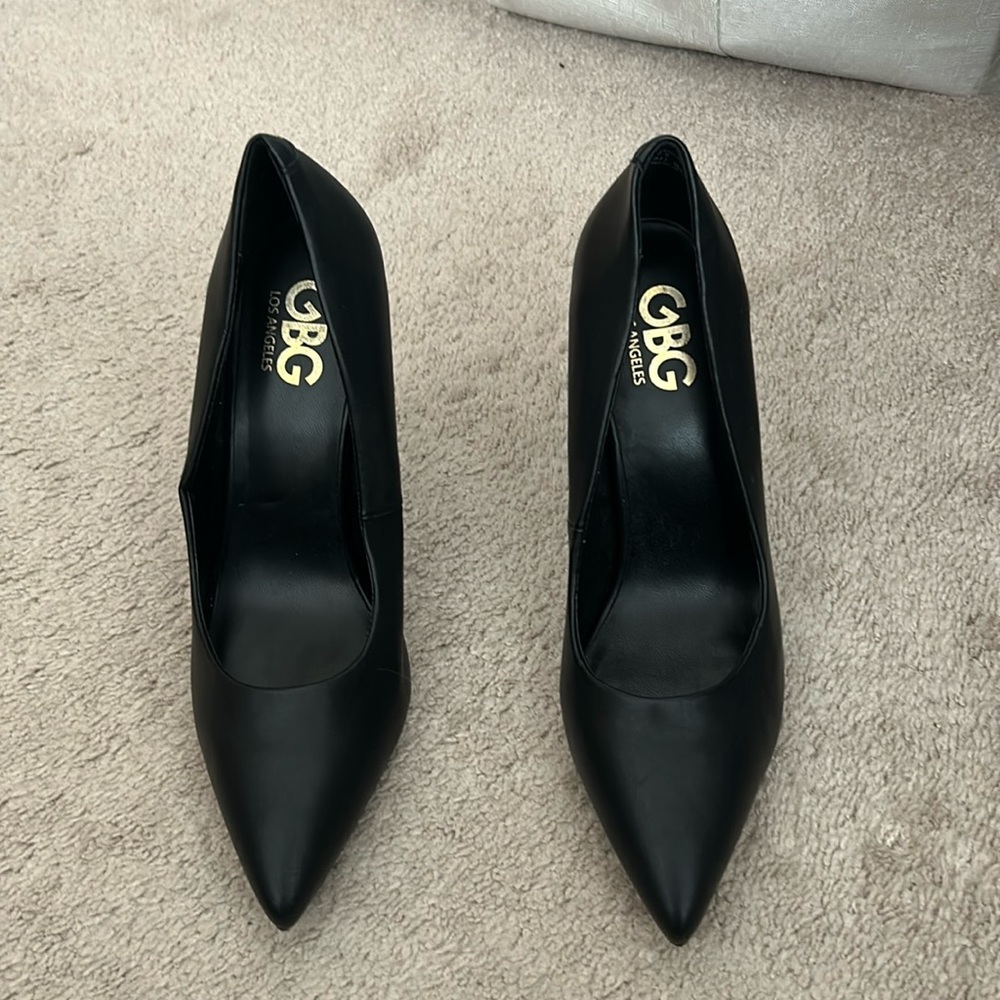 Black G by Guess Pumps